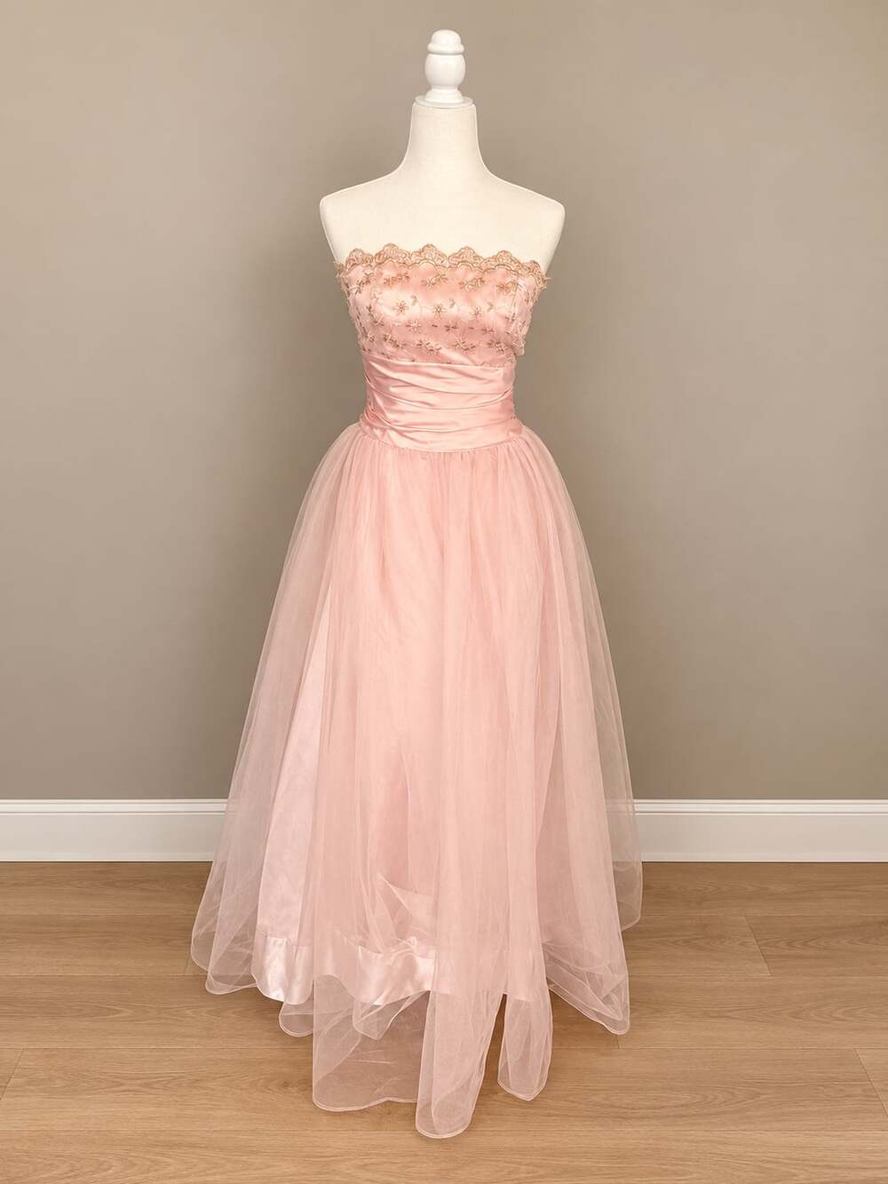 Vintage Pink Tulle Strapless Formal Dress